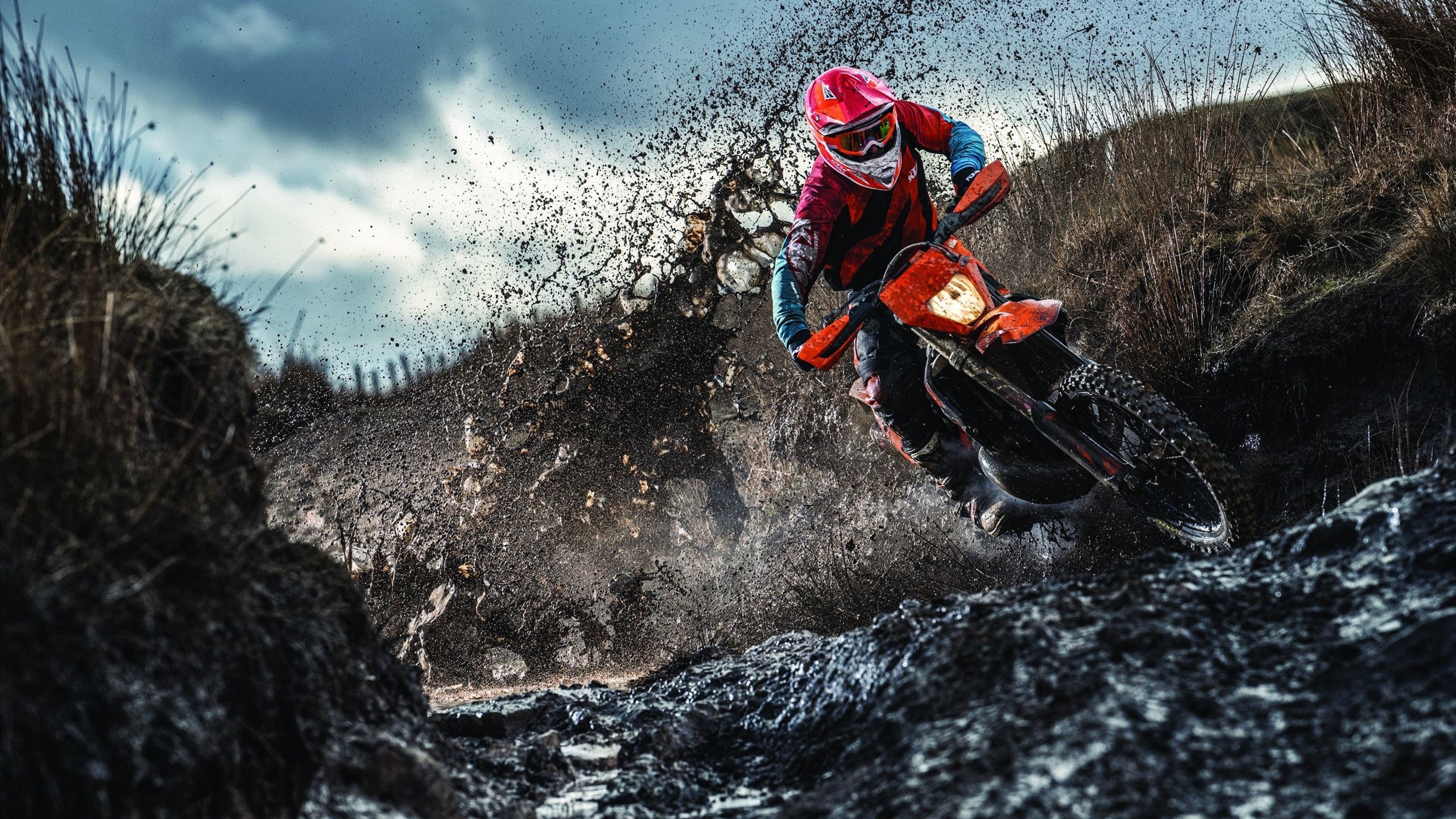 德罗巴焦点对战，哈兰德与80激战热火分钟，比赛局势复杂胜负难料！比赛高潮迭起