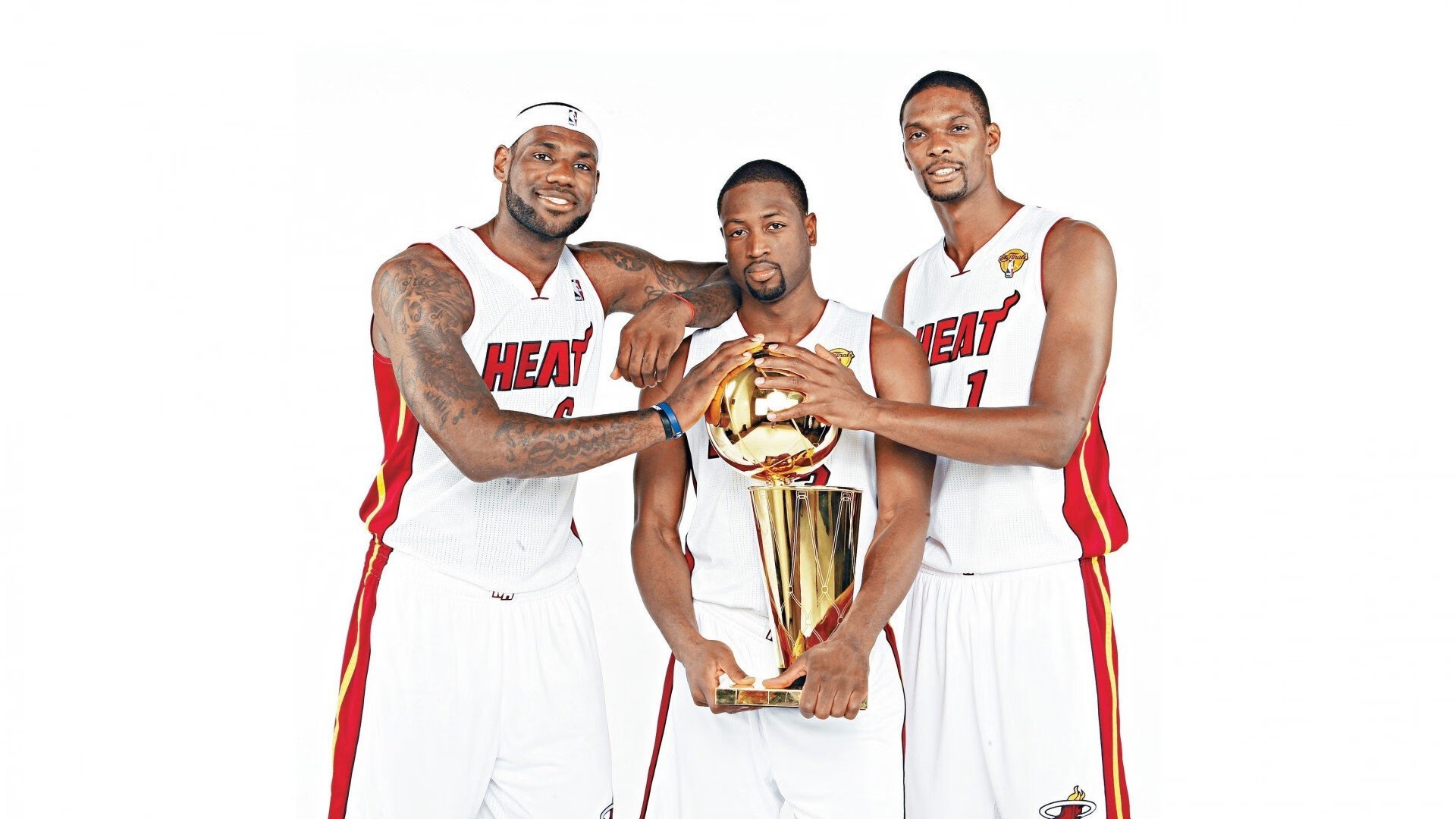 利拉德赛后谦逊发言登热搜，多特蒙德血战金州勇士引发热议